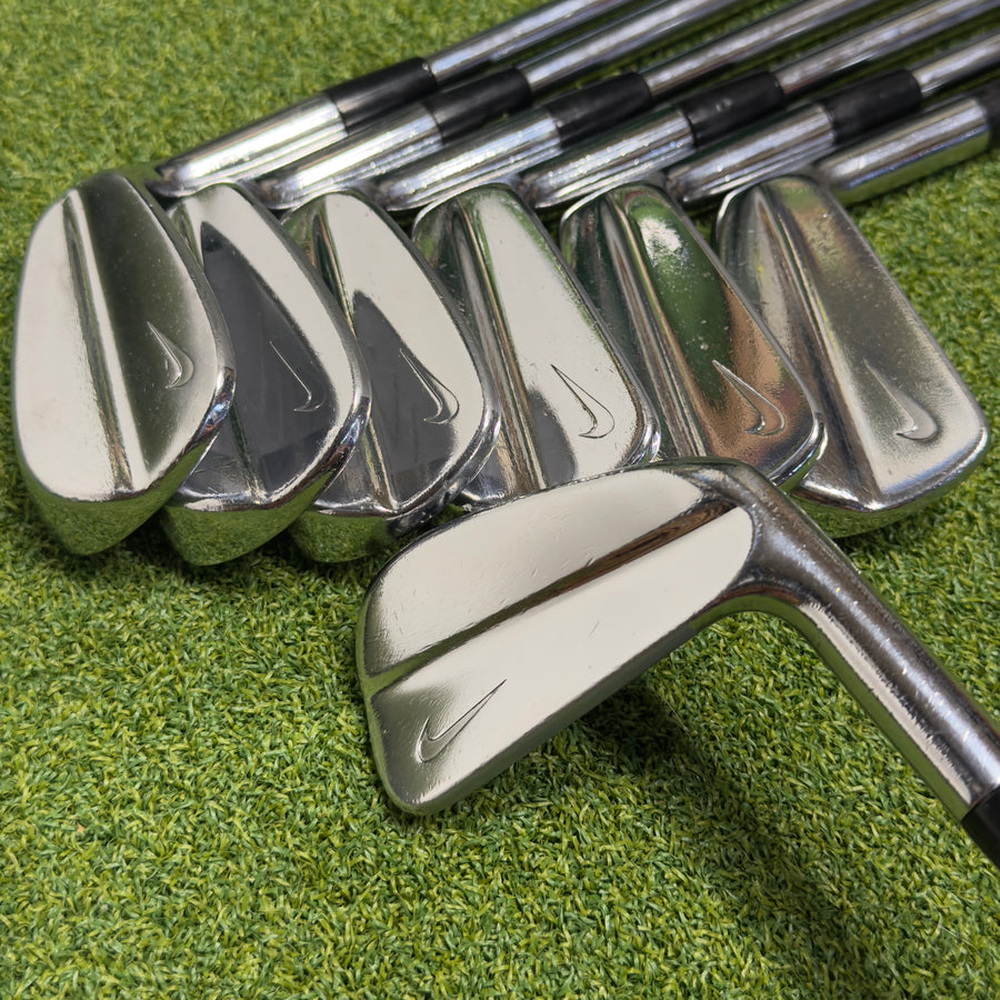 Nike Tour Blade Forged 4-PW Right Handed Regular Flex