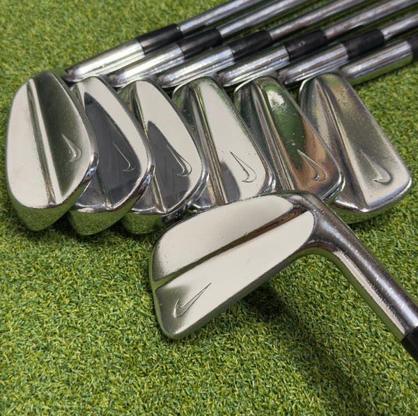 Nike Tour Blade Forged 4-PW Right Handed Regular Flex